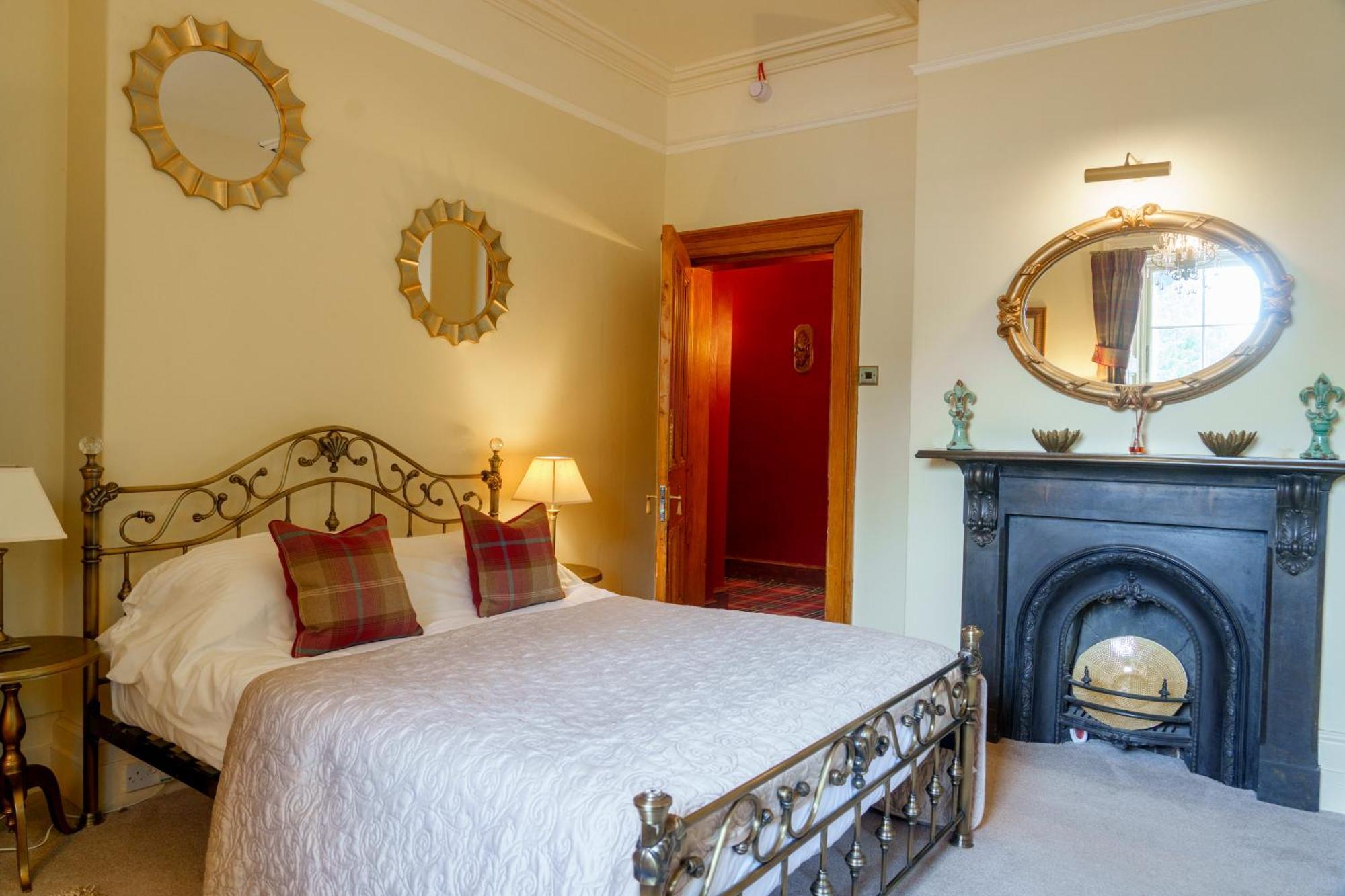 ホテル Harrisons Hall Bed & Breakfast モールド エクステリア 写真
