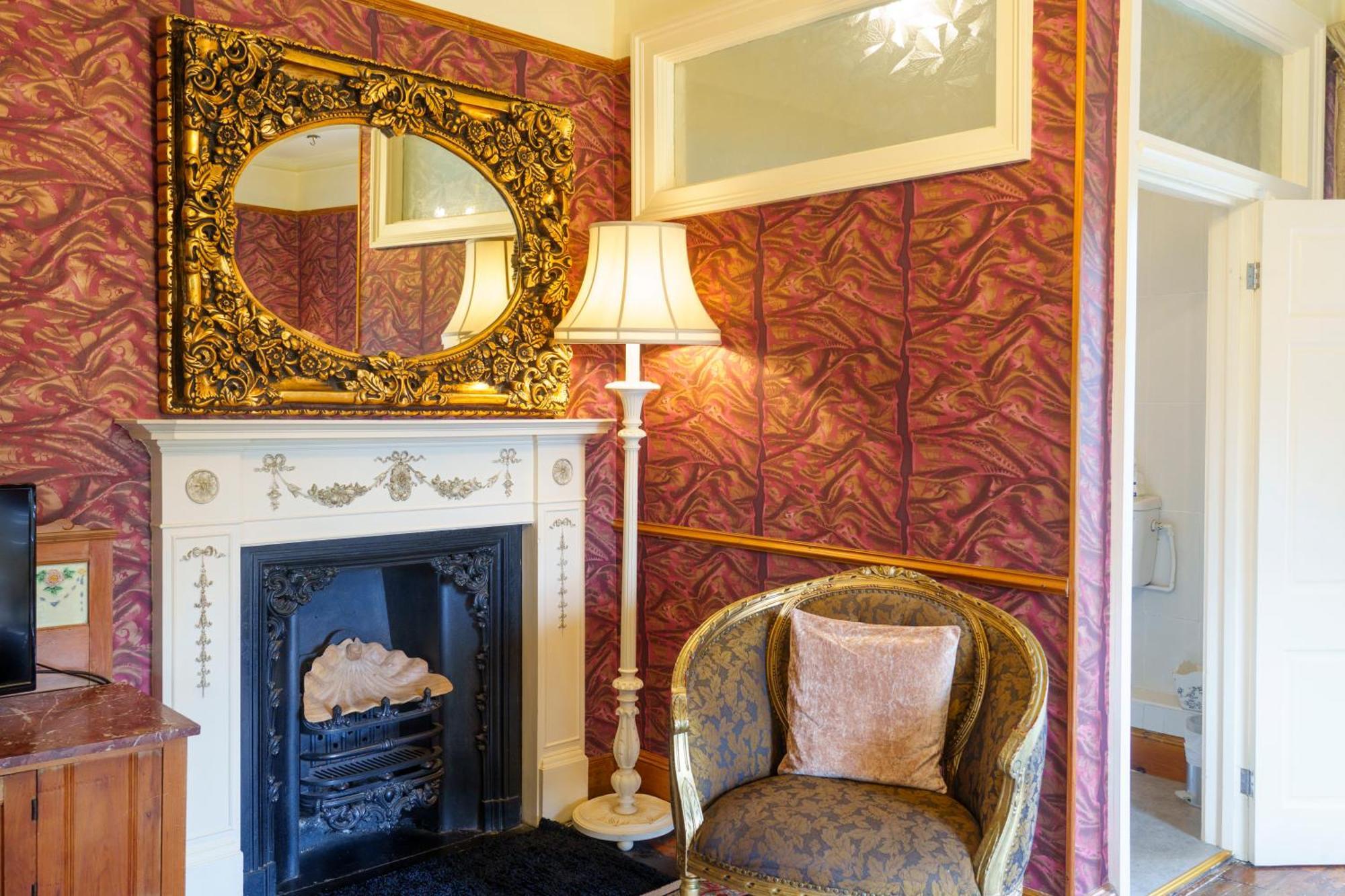 ホテル Harrisons Hall Bed & Breakfast モールド エクステリア 写真