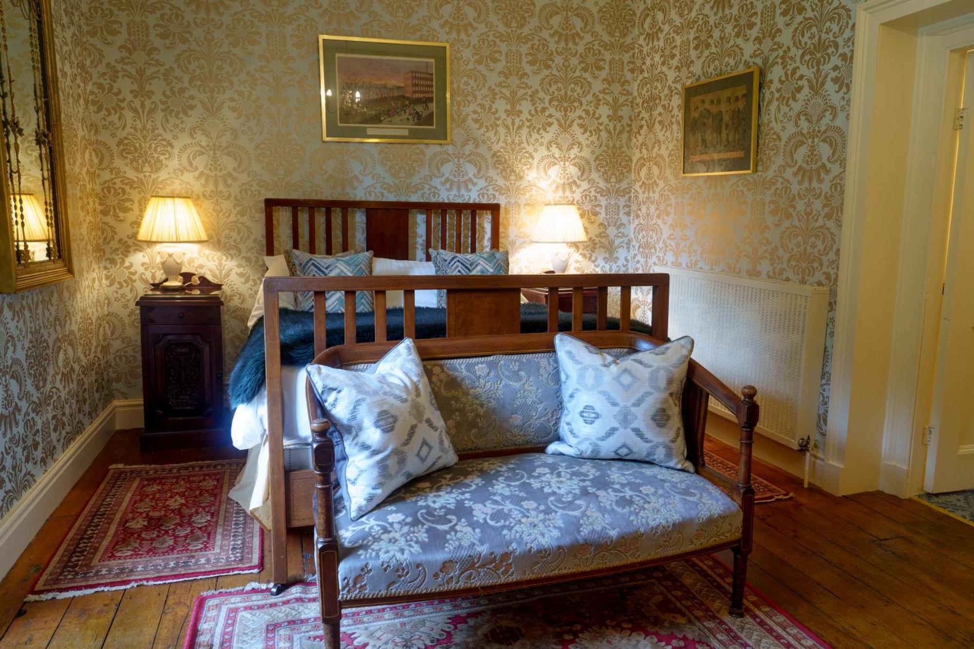 ホテル Harrisons Hall Bed & Breakfast モールド エクステリア 写真