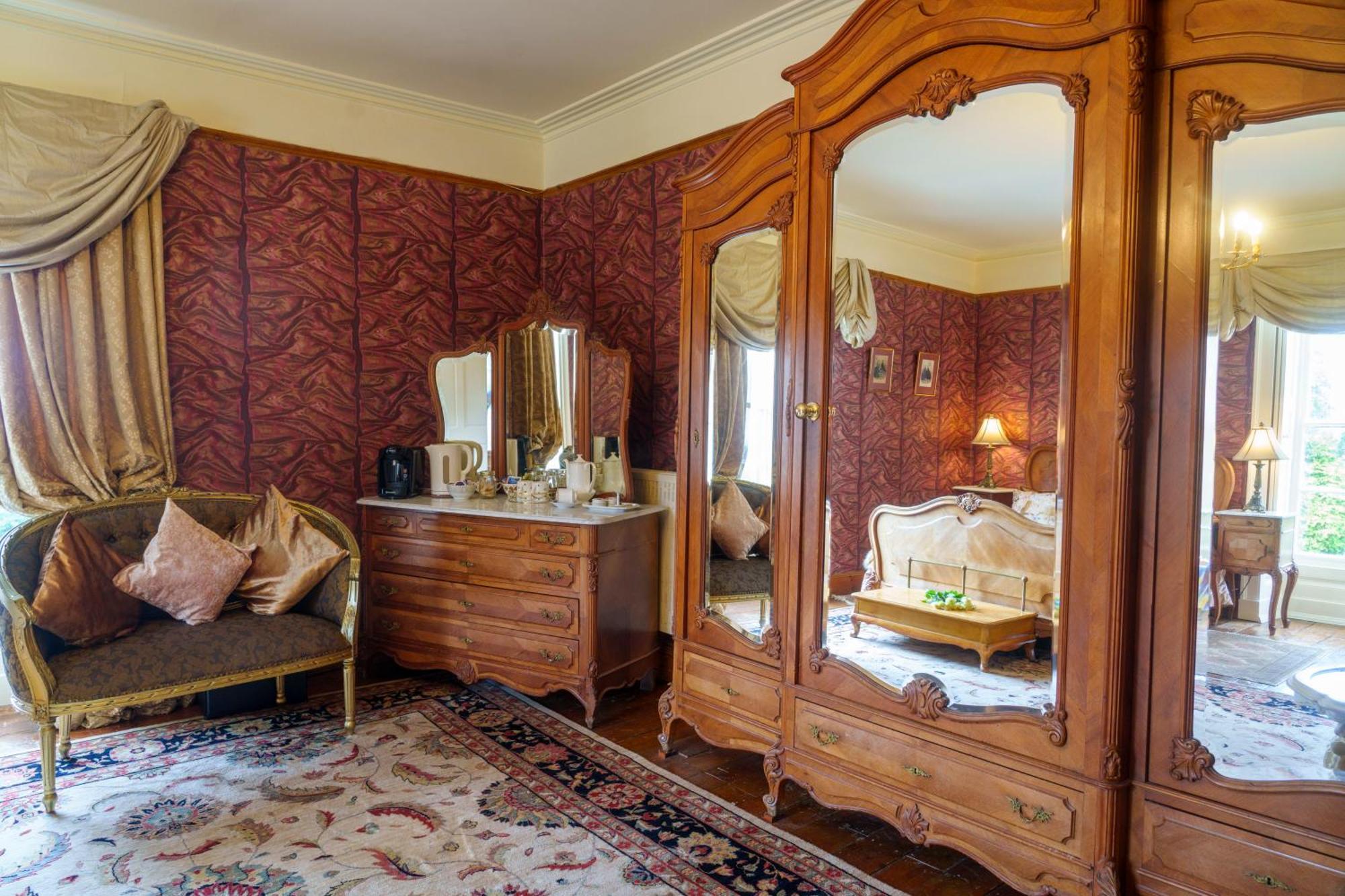 ホテル Harrisons Hall Bed & Breakfast モールド エクステリア 写真
